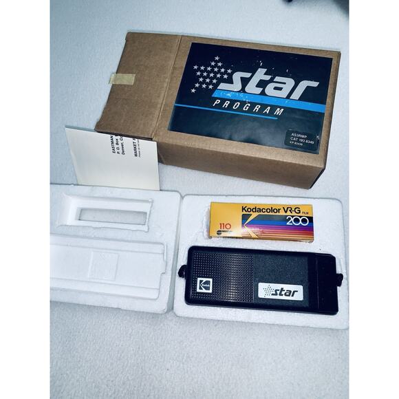 VTG Kodak STAR Program Camera And Expired 110 Film 1989 Original Packaging NOS - Picture 1 of 8